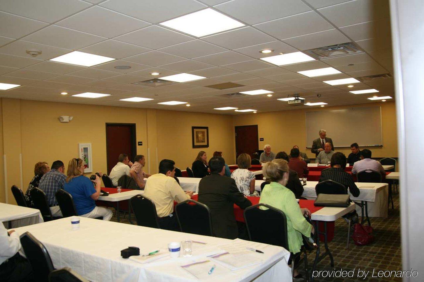 Hampton Inn & Suites Dumas Facilities photo